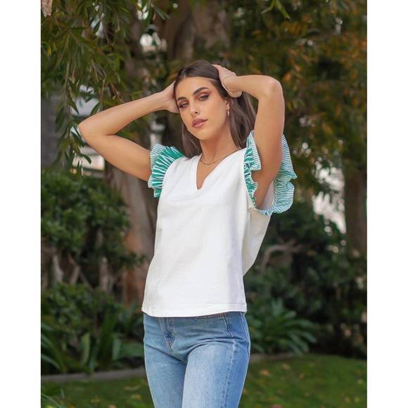 NEW STRUT & BOLT double ruffle v-neck tank in white/green - Picture 3 of 3